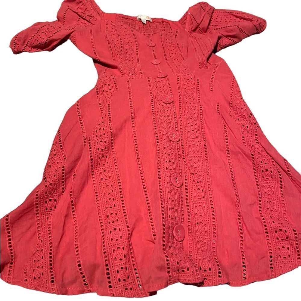 Gianni Bini size small dress with lace accents excellent condition